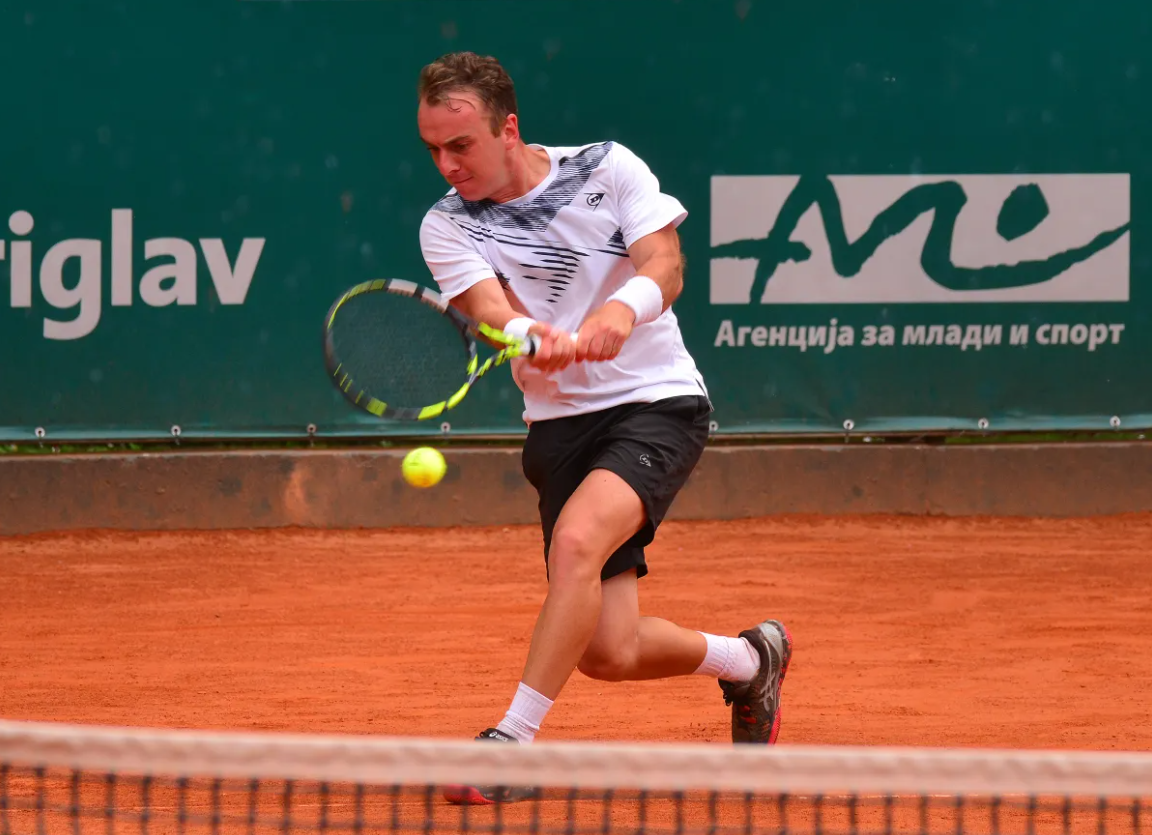 Србљак со втора победа во квалификациите до пласман главниот турнир