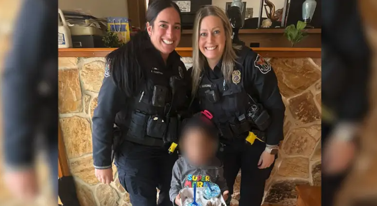 Четиригодишно момче и повикало полиција на својата мајка: “Веднаш да ја затворите”, малото дете ја насмеало цела полициска станица