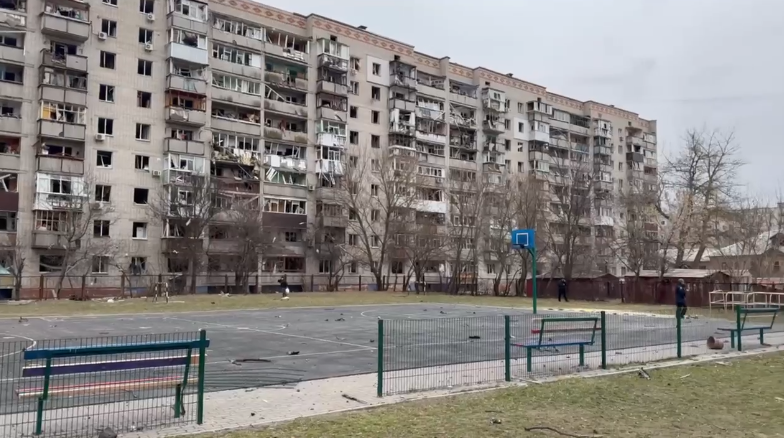 Украина: Русија изврши ракетен напад врз станбени згради и училиште во Суми (ВИДЕО)