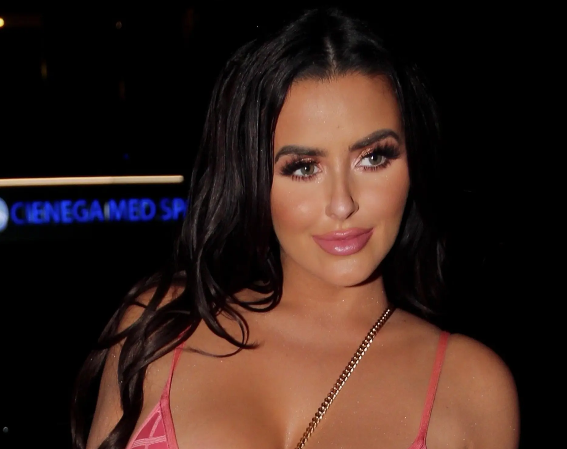 ФОТО: Сакала да биде ветеринарка, а денес важи за најубавата девојка на Инстаграм