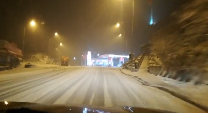 Зимата се врати: Забрана за камиони на два патни правци, еве каде вее во моментов во Македонија