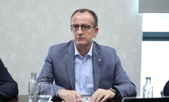 Пет пациенти пуштени денеска, двајца се враќаат од Литванија и Шведска, четворица во критична состојба