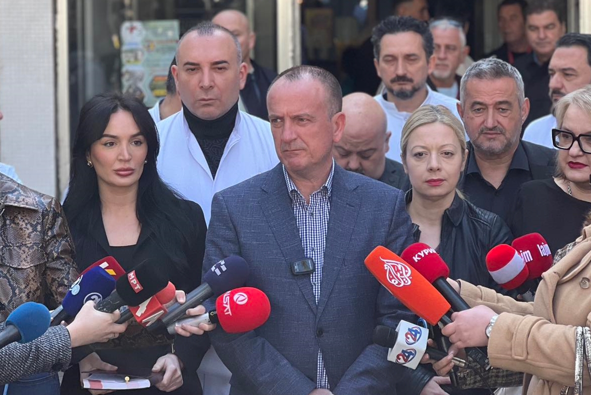 Пет пациенти надвор од државата во критична состојба