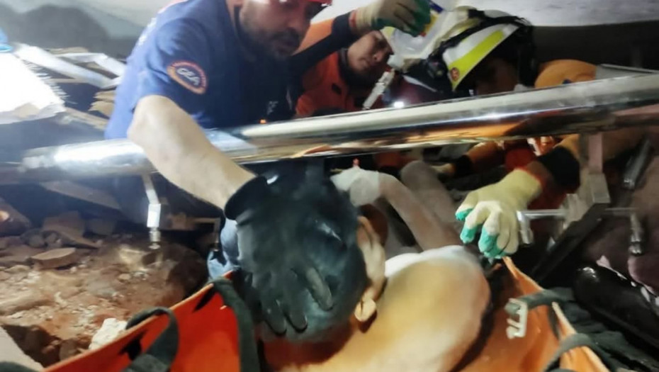 Чудо во Мјанмар: Момче извлечено живо од под рушевините, пет дена после разорниот земјотрес