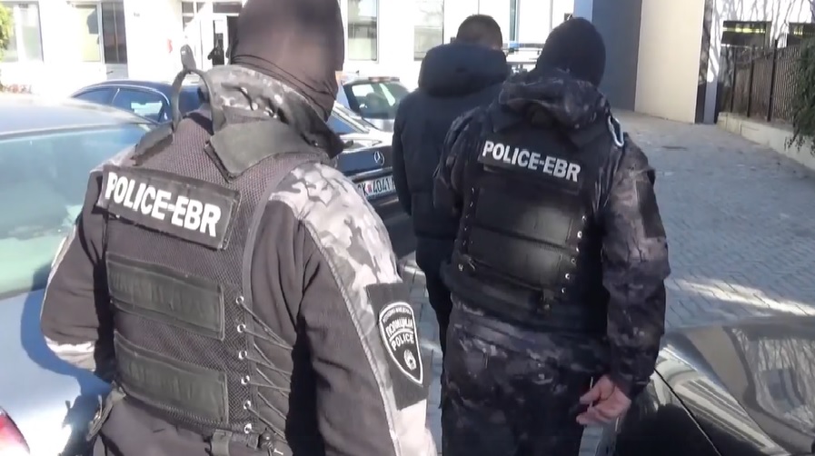 Претрес и апсење во Прилеп, пронајдено оружје, ова се деталите