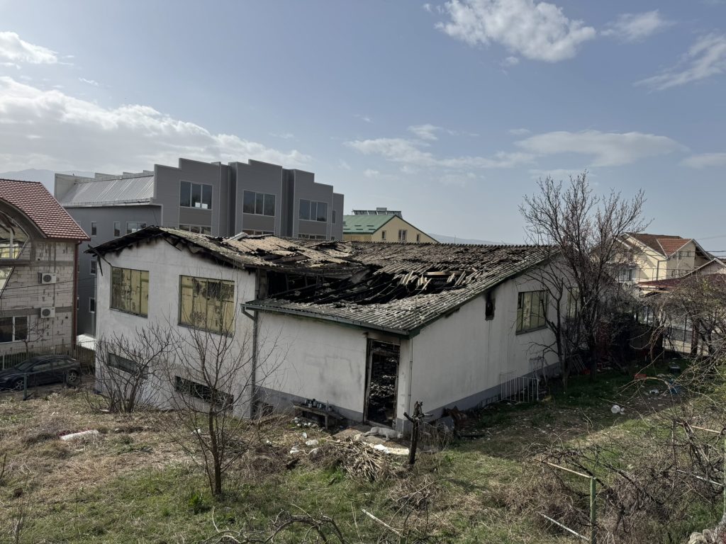Продолжен притворот за сите осомничени за пожарот во Кочани, тројца одат во куќен притвор