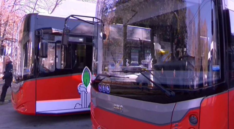 Мицкоски: Владата започнува постапка за набавка на 120 еколошки автобуси за јавен превоз за Скопје и општините