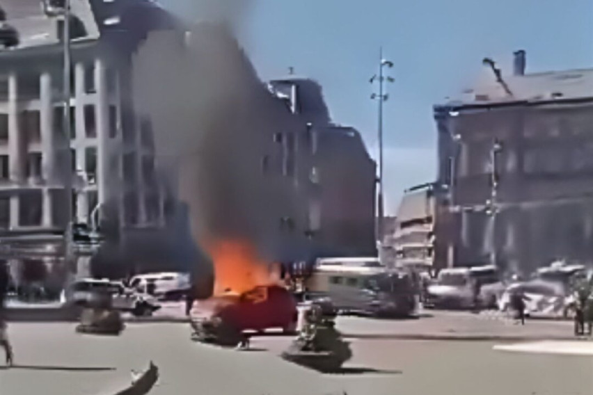 ВИДЕО: Автомобил експлодираше во центарот на Амстердам