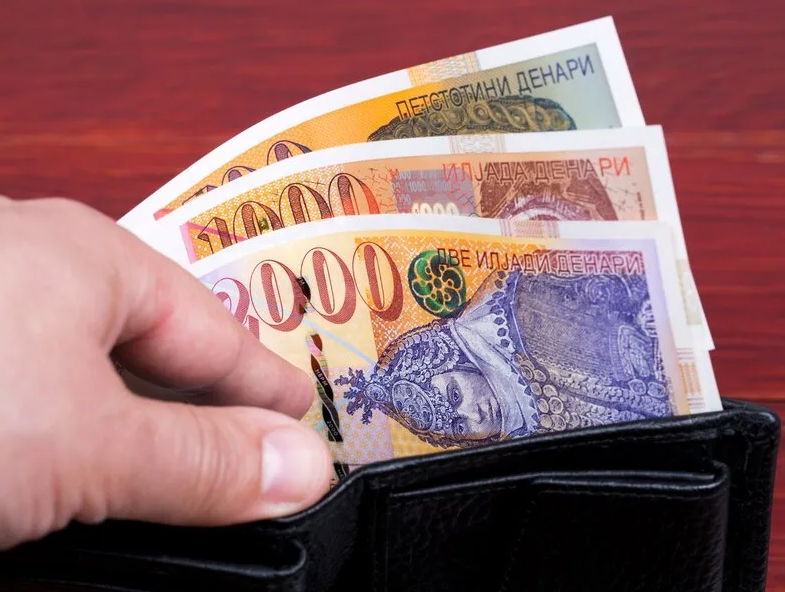 Навлекува беда и долгови: Многу луѓе ја чуваат оваа работа во паричникот, а не знаат дека носи сиромаштија