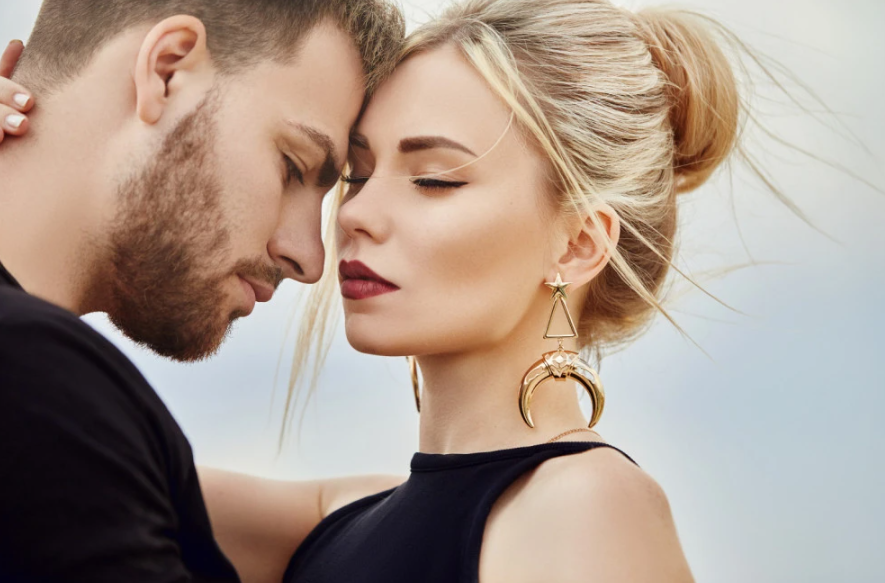 Овој хороскопски знак има 1.000 лица – токму поради ова го обожаваат сите жени!