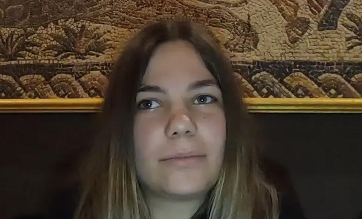 ПРЕЖИВЕАВ БЛАГОДАРЕНИЕ НА ЈОВАН: Јелена се врати од лекување во Шпанија (ВИДЕО)