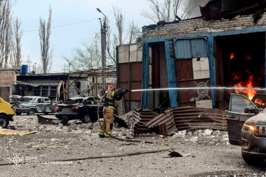 Русите го гранатираа родниот град на Зеленски, 14 загинати, меѓу нив шест деца