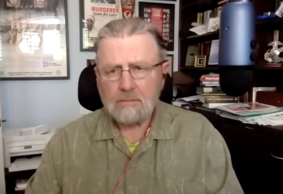 Поранешен аналитичар на ЦИА: “Зеленски се обидува да го измами Трамп”, откриени детали од планот