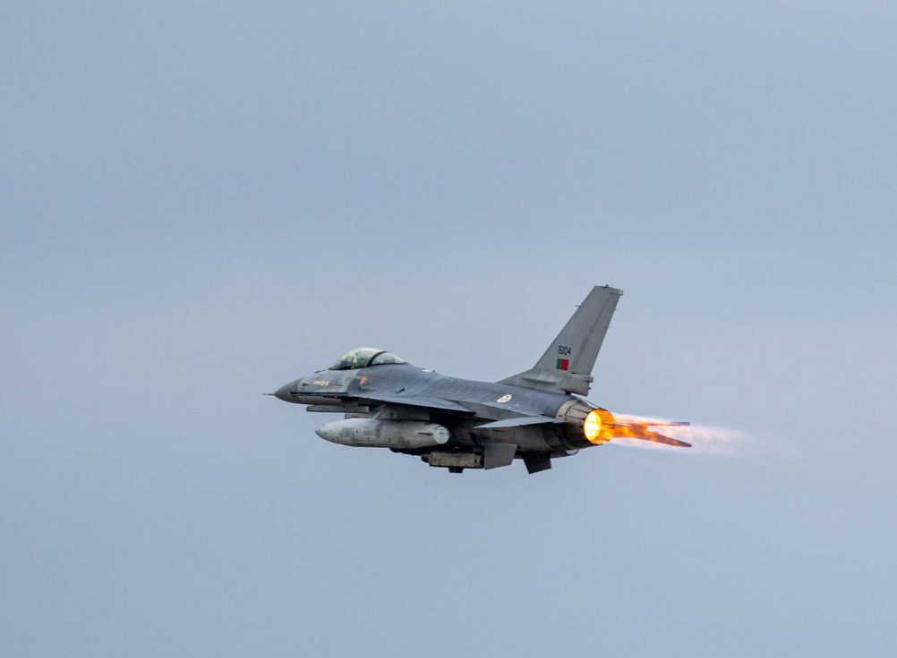 [ФОТО] Опасна закана од Русија: НАТО ги подигна авионите, се вжешти небото над Полска, објавени првите фотографии