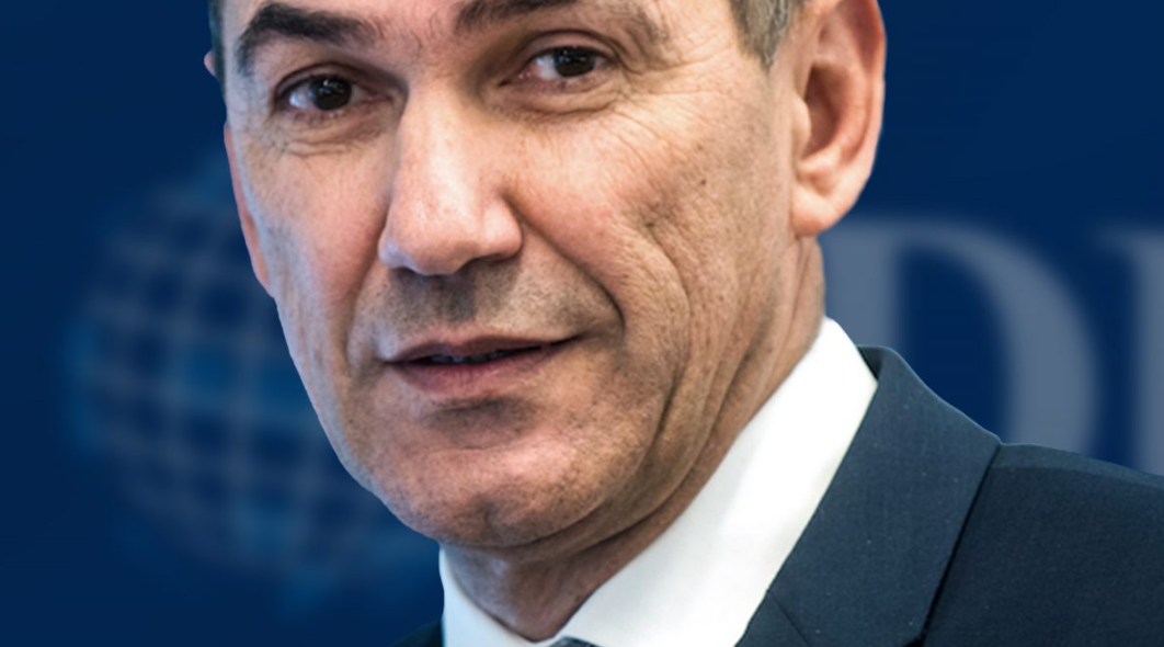 Поранешниот премиер на Словенија ослободен од обвиненијата за корупција