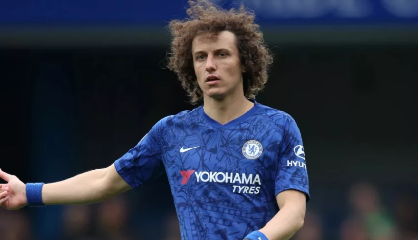 НЕМА ДА ГО ПРЕПОЗНАЕТЕ: Се сеќавате на Давид Луиз? Погледнете како изгледа денес, фудбалските фанови во неверување [ФОТО]