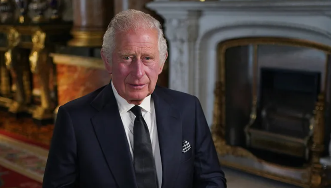 Кралот Чарлс нема дозвола да присуствува на погребот на папата?