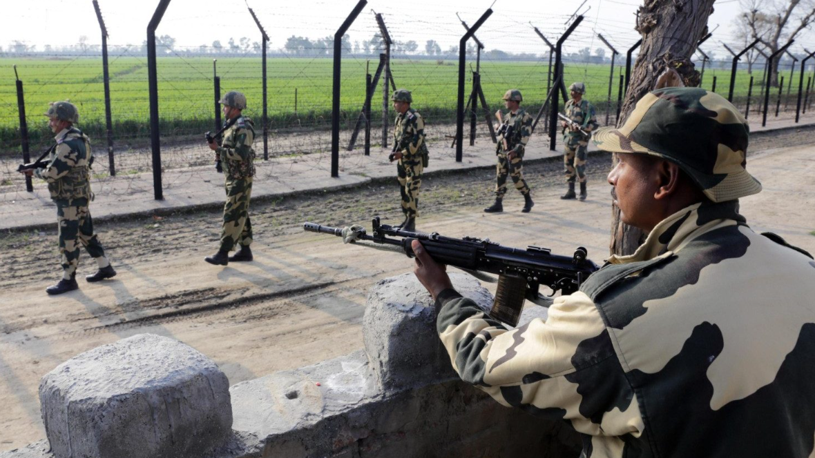 Индиски и пакистански војници размениле оган долж границата во Кашмир