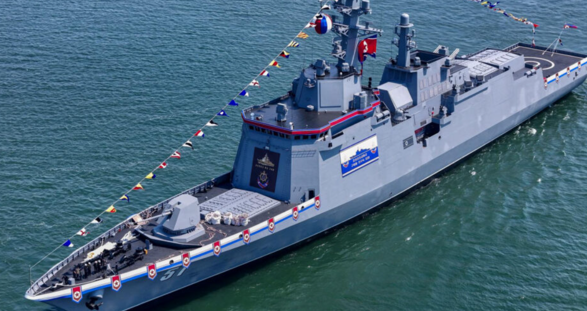 Северна Кореја го претстави новиот воен брод: Лидерот Ким Џонг Ун со посебна порака