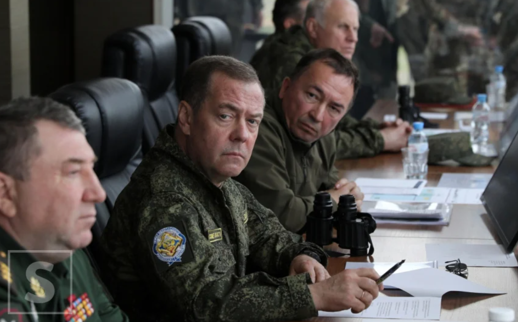 Медведев со директна закана до Европа: „Овие две членки на НАТО се нашите први потенцијални цели“