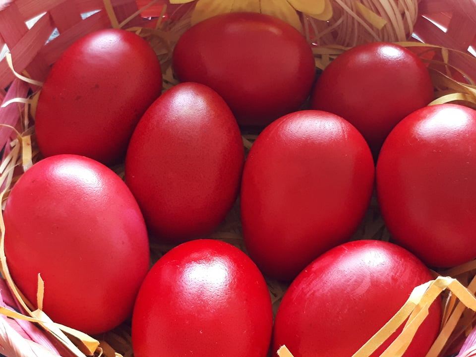 Зошто се бојадисуваат јајца за Велигден? Старите верувања укажуваат на една важна работа