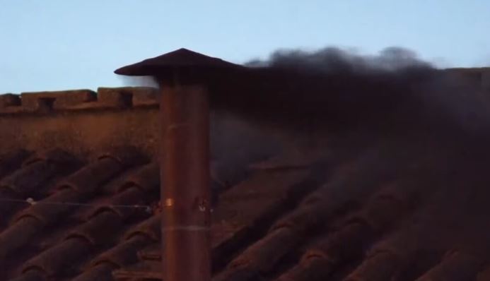 Се појави црн чад од Ватикан – Што значи ова за иднината на црквата?