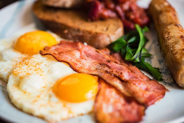 Ризик по вашето здравје: Намирници кои не треба да ги консумирате на празен желудник