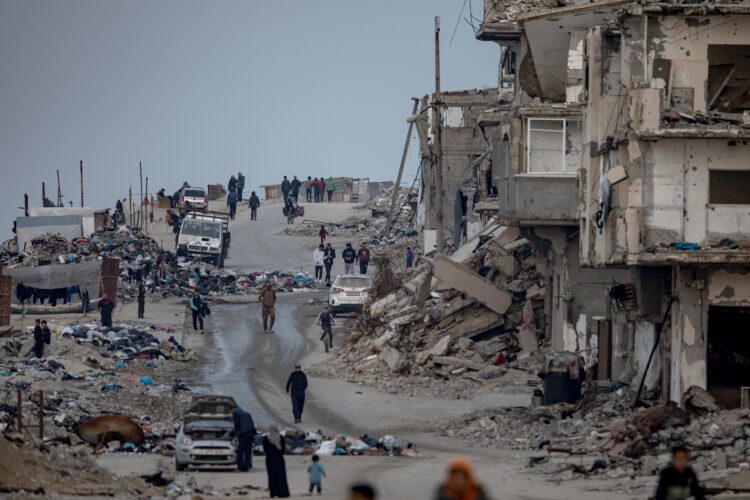 Израел повторно бомбардираше училиште во Газа: Најмалку 20 загинати, мета наводно биле „високорангирани терористи“