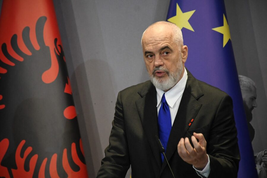 Социјалистичката партија на премиерот Еди Рама четврти пат по ред победи на парламентарните избори во Албанија