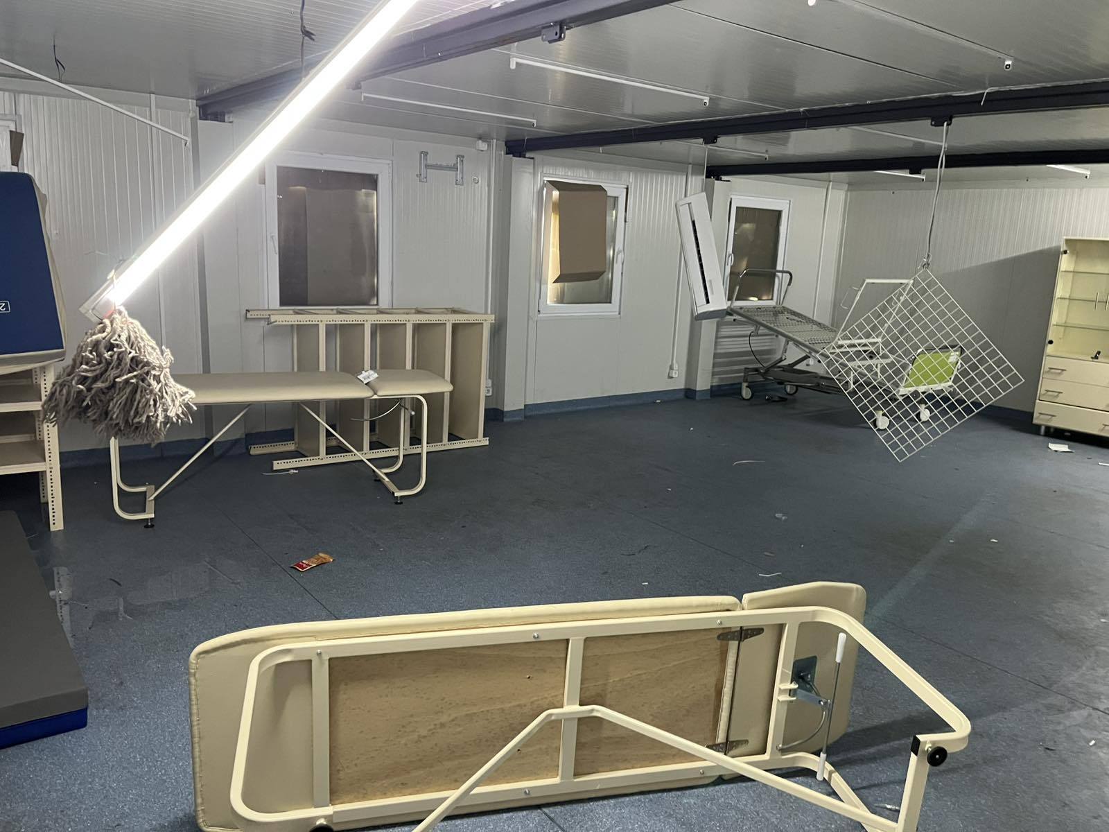 Саботирале делови од електричната инсталација: Загрижувачки случаи на вандализам во модуларната болница во Штип [ФОТО]