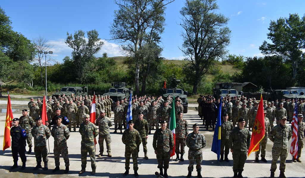 ГАЛЕРИЈА: На армискиот полигон „Криволак“ денеска со воена церемонија се означи почетокот на меѓународната вежба „Immediate response 25“ (IR25)