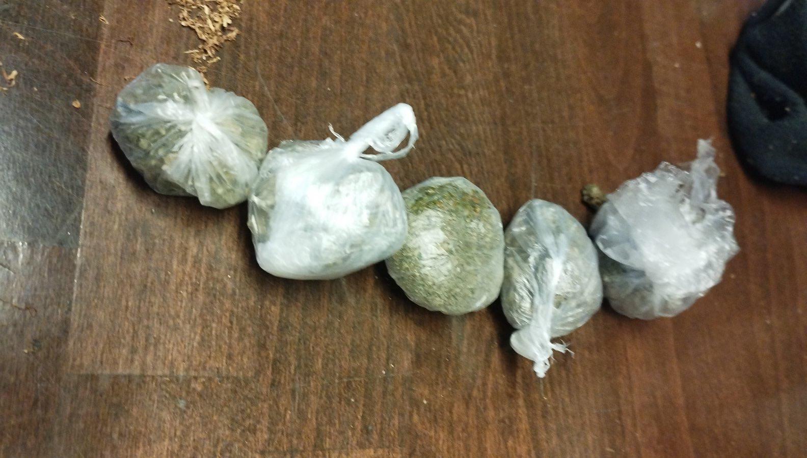 Претрес во Скопје, пронајдена дрога, лишено од слобода едно лице