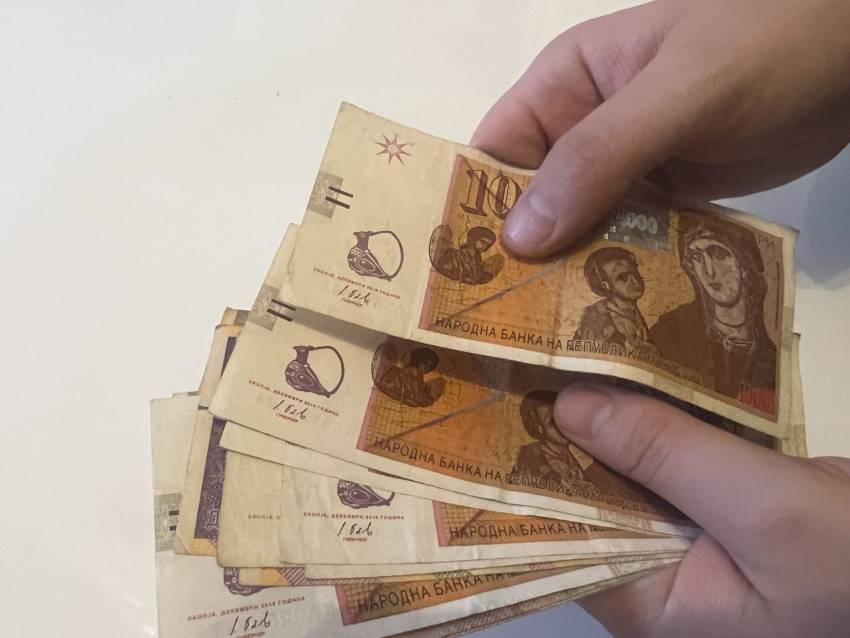 Неколку причини зошто е подобро да користите кеш, отколку кредитни картички!