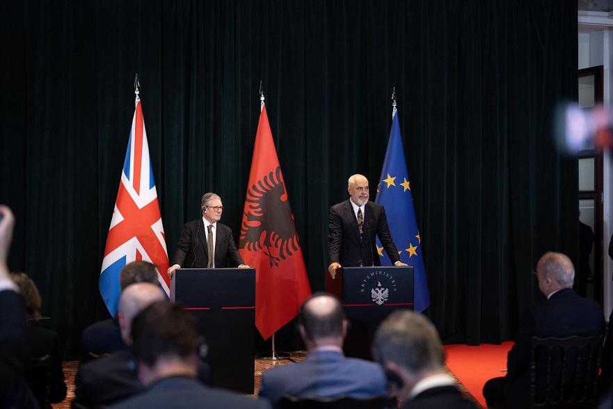 Албанија и Велика Британија започнуваат заедничко производство на воена опрема