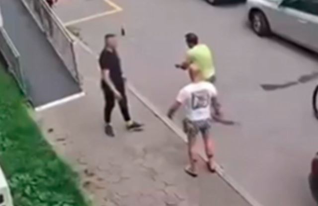 Сериозен инцидент во Љубљана: Го тепаат на улица, тој станува и пука