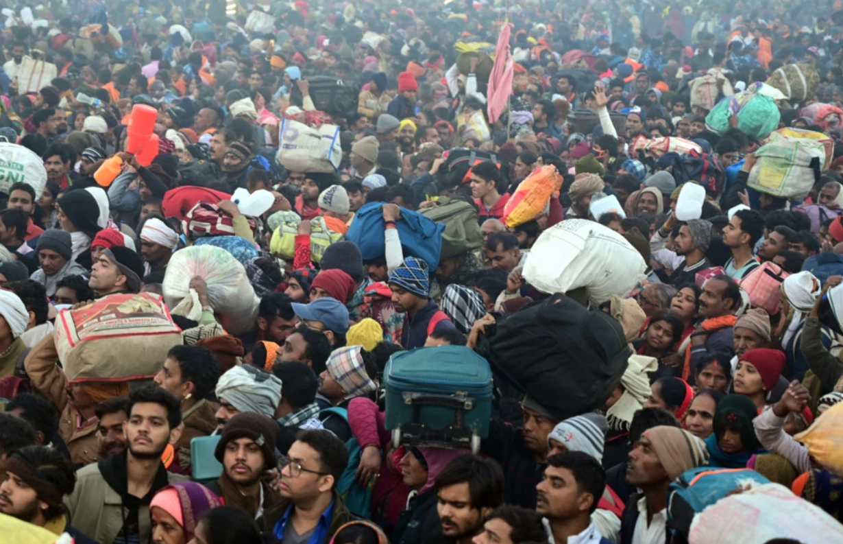 Стампедо во храм во Индија: Има загинати [ВИДЕО]