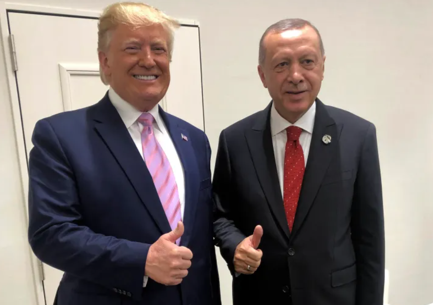 Трамп и Ердоган ќе работат заедно да стават крај на војната во Украина