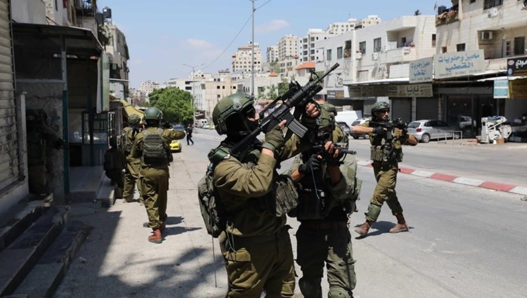 Жестоки борби во Газа: Дел од зграда се урнал врз израелски војници, оклопно возило било погодено со импровизирана експлозивна направа