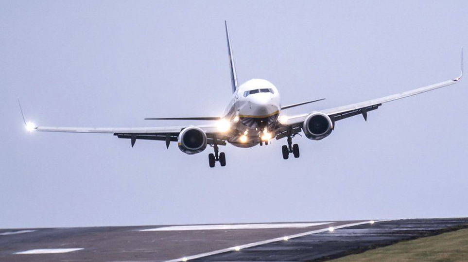 Авион принудно слета на аеродромот во Солун