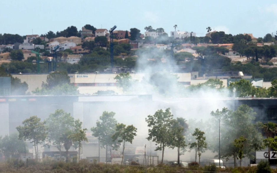 Вонредна состојба во Каталонија: Поради токсичен облак, шест градови завршија под карантин