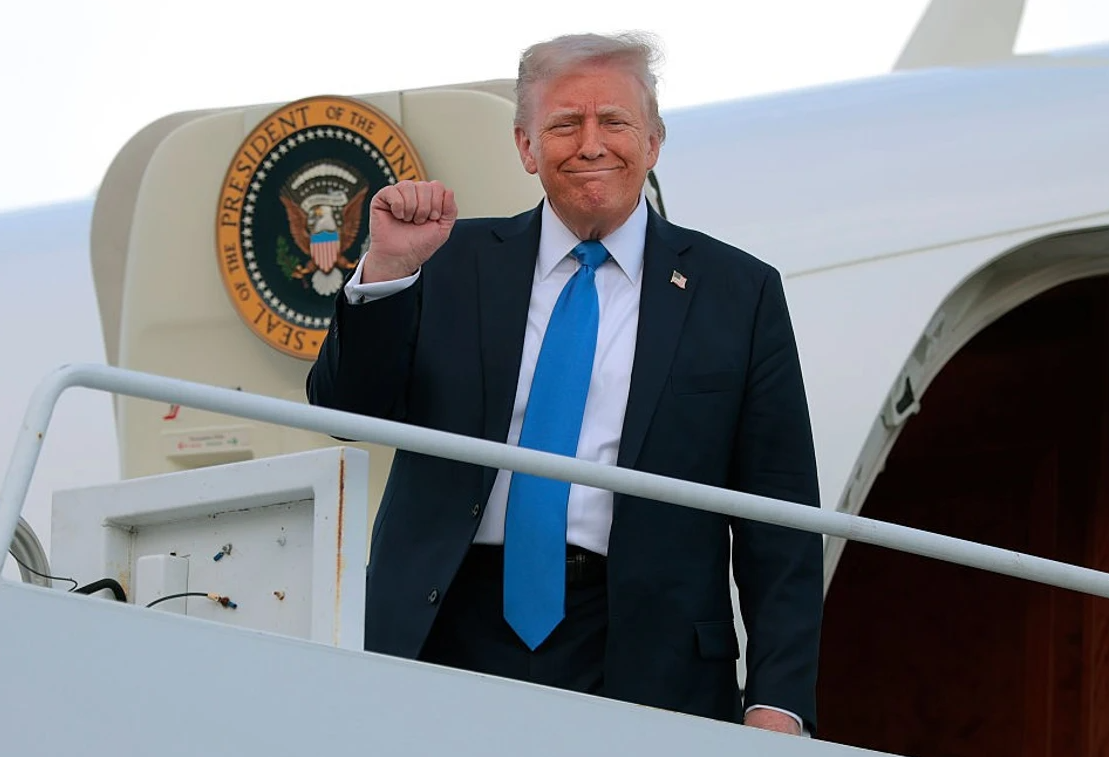 Трамп: “Корумпираните демократи сакаат да платиме за авион кој ни го даваат бесплатно”