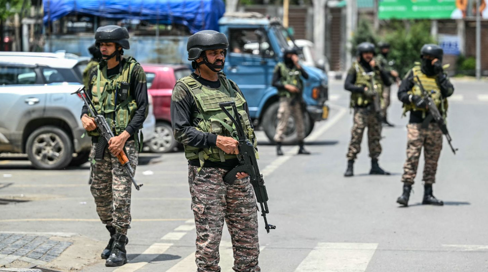 Пакистан: Во неодамнешните судири со Индија загинаа 11 војници и 40 цивили