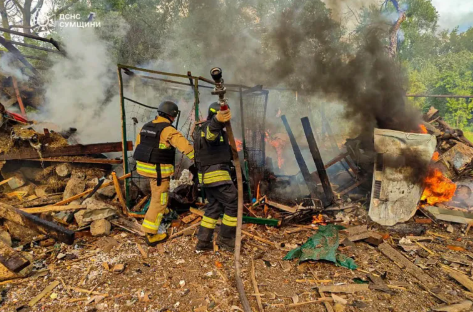 Девет лица загинаа откако руски дрон погоди патнички автобус во Украина