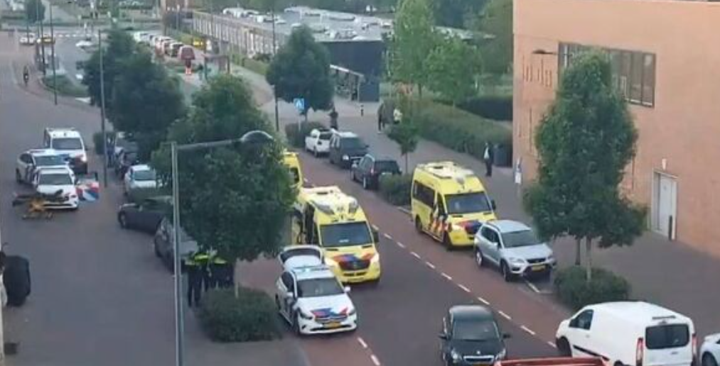 Напад во Холандија: Повредени неколку лица, меѓу нив и полицаец