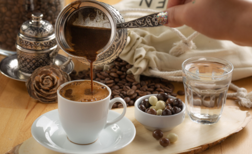 Како влијае на вашето здравје? Вистината за кафето која никој не ја кажува!