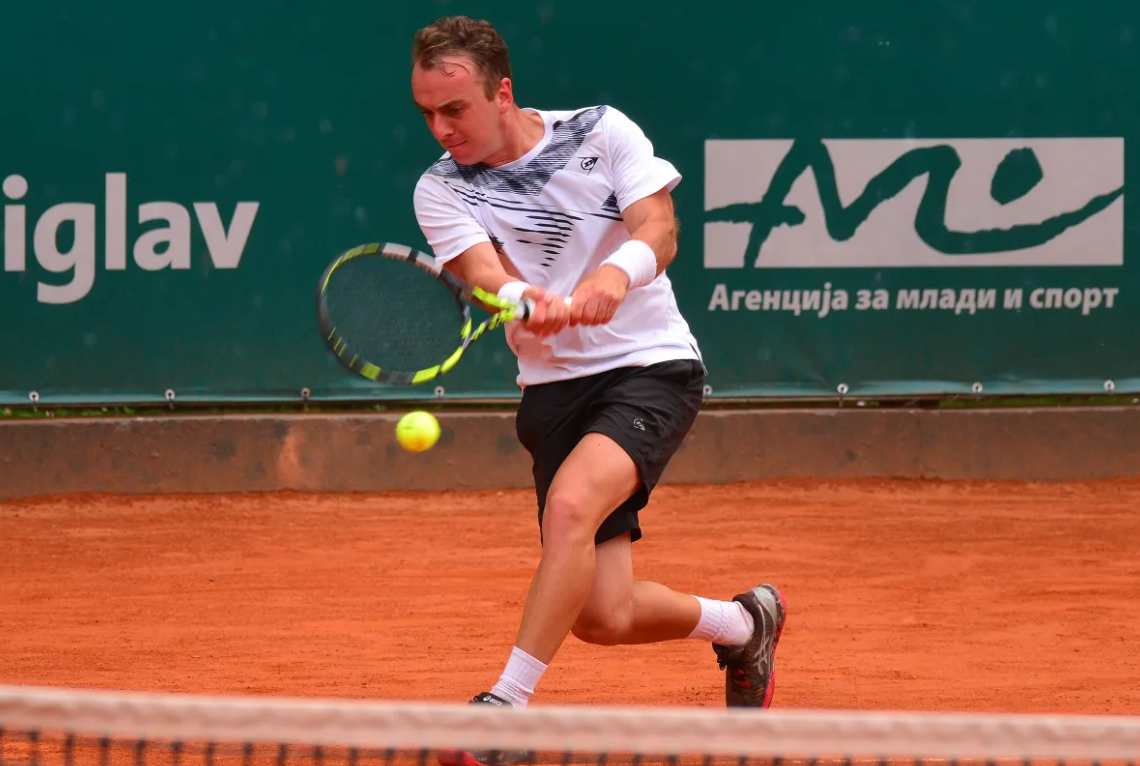 Србљак поразен на фјучрсот во Србија