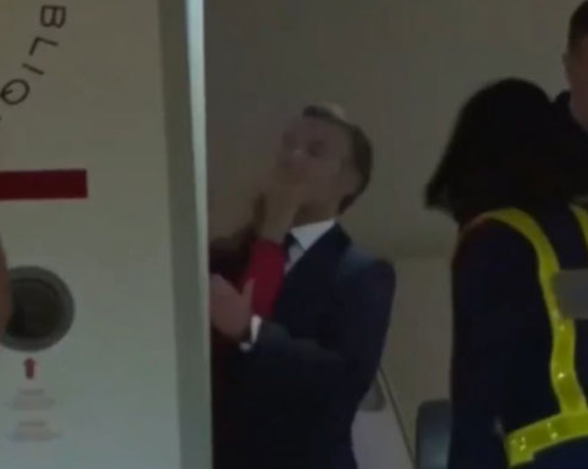 [ВИДЕО] Макрон доби удар од својата сопруга?