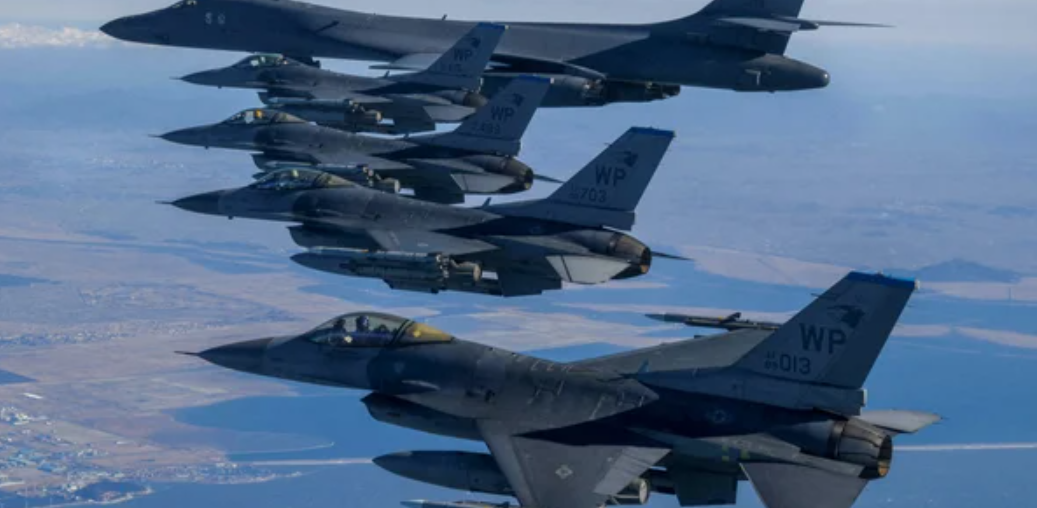 Холандија ги испорача последните 24 авиони „Ф-16“ на Украина