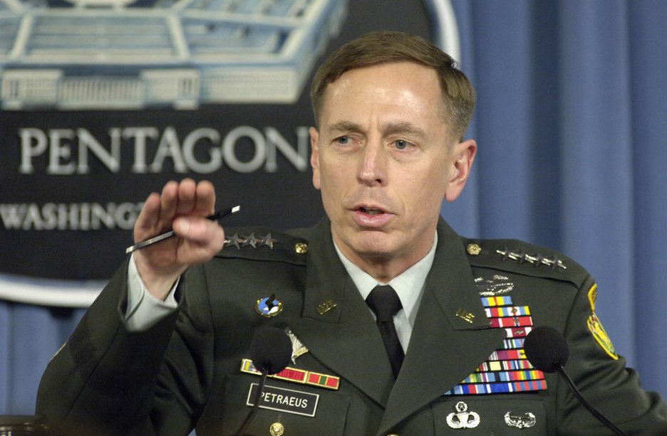 Поранешен директор на ЦИА со предупредување: Доколку Русија постигне успех со Украина, оваа земја ќе биде следна за напад