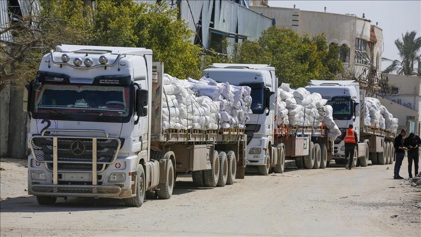 Израел дозволи влез на хуманитарна помош во Газа по двомесечна блокада